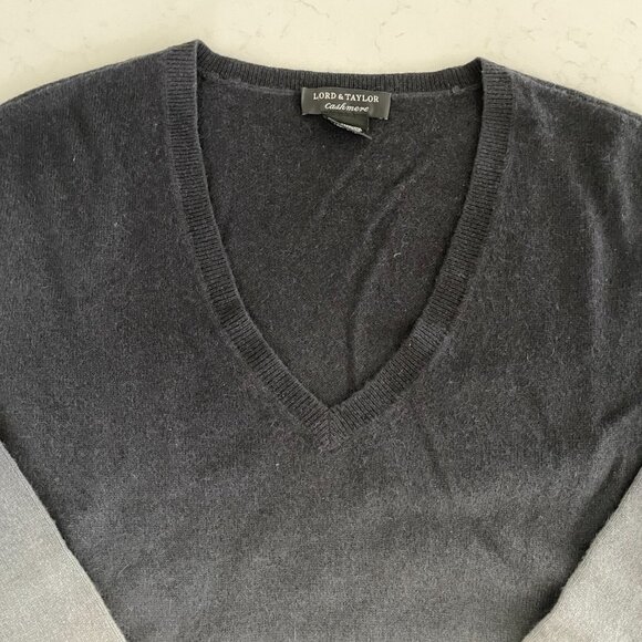Lord & Taylor Cashmere LS V Neck Ombre 100% Cashmere Sweater Grey Cream XS NWOT - Picture 8 of 13